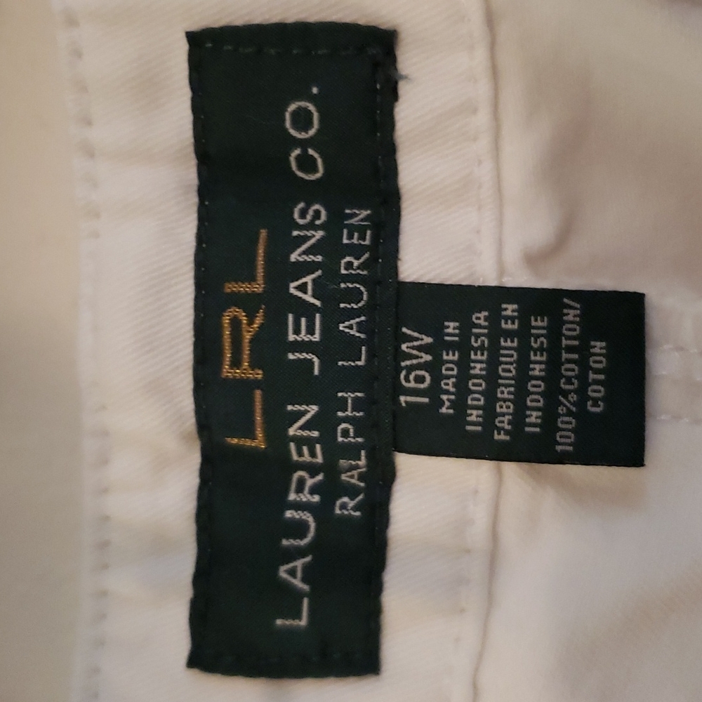 Shorts - Picture 3 of 3